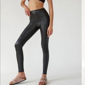 Aritzia Wilfred free darks leather leggings